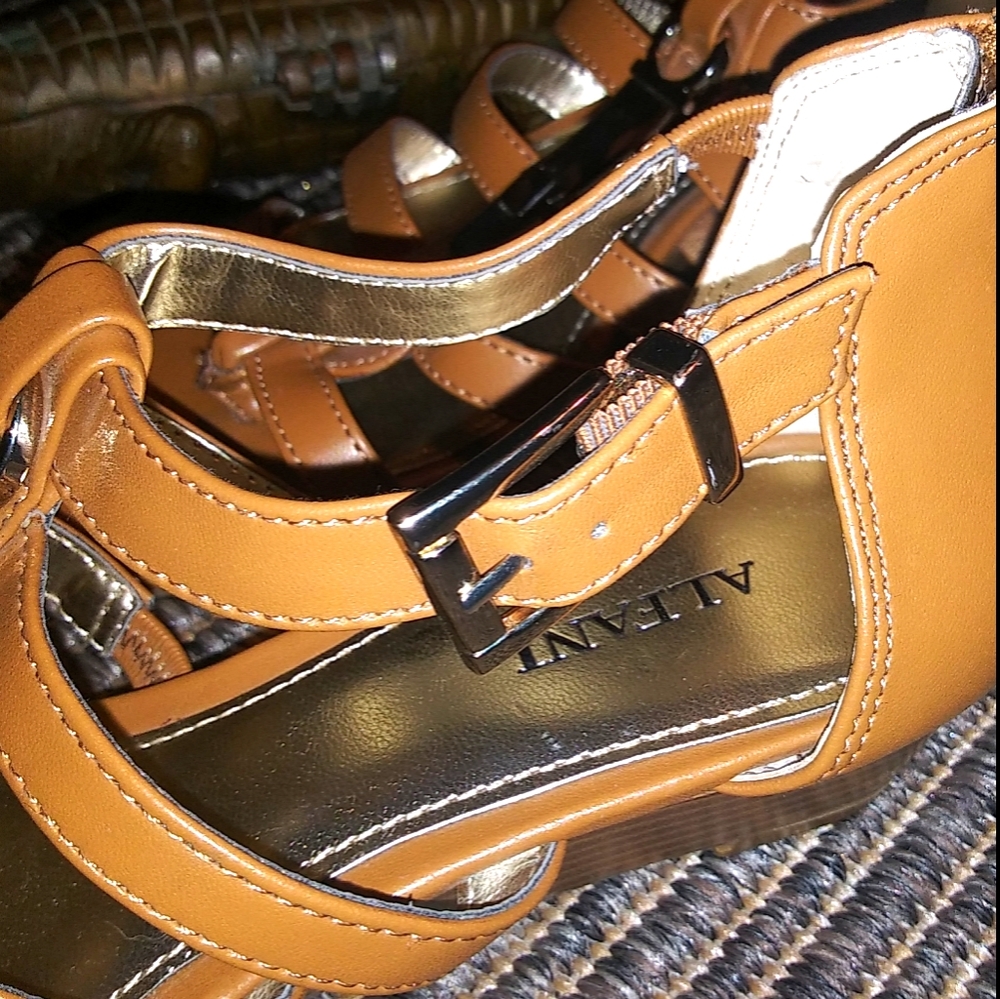 New Alfani camel gold wedge sandals size 7